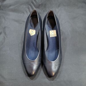 NATURAL SPORT POINTED TOE LOW HEEL WOMEN"S PUMP